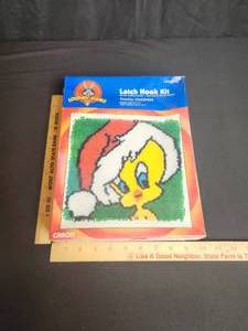 lot 55 image: Tweety Hook and Loop Christmas New in box