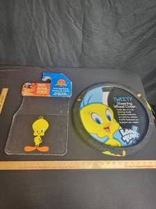 lot 61 image: Tweety Steering Wheel cover and mud flaps