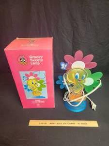 lot 66 image: Groovy Tweety Lamp in Box