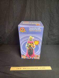 lot 67 image: Tweety Die Cast Gumball Machine New