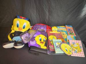 lot 70 image: Tweety back packs and stationary lot