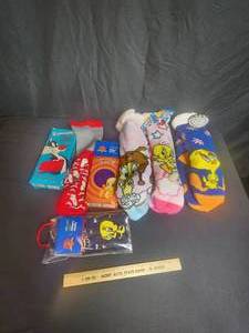 lot 84 image: lot of Tweety Slipper socks