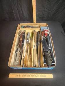 lot 98 image: Mixed silverware mostly knives