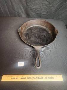 lot 101 image: ERIE Skillet 704B #8