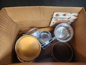 lot 109 image: Box lot of kitchen items rolling Pin, pans More