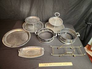 lot 121 image: Silver tone dishes and serving plates