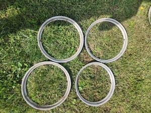 lot 22 image: lot of 15 old wheel rims
