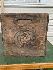 lot 48 image: Clicquot Club Bottle Crate (poor condition)
