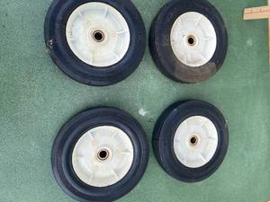 lot 52 image: 4 Steel Lawn Mower Wheels