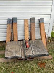 lot 57 image: 8 Craftsmens Table Saw (tested) and Saw Horses