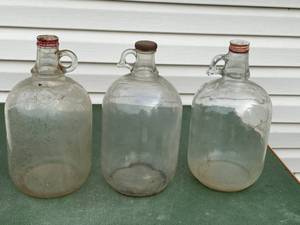 lot 60 image: 3 Glass One Gallon Jugs 2 with Coca Cola Lids