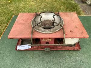 lot 34 image: Coleman Butane Gas Picnic Stove