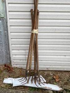 lot 62 image: Potato Hooks