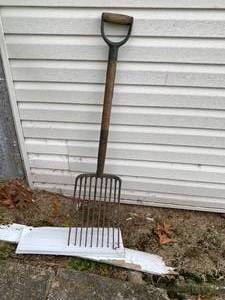lot 66 image: Potato Fork