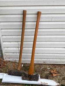 lot 67 image: Splitting Maul and Double Bit Axe