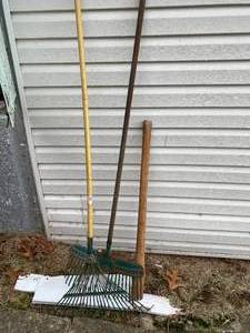 lot 71 image: 2 Metal Rakes, 1 Handle