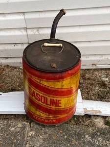 lot 74 image: 5 Gallon Gas Can