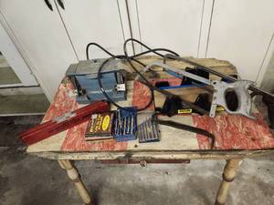 lot 91 image: Assorted Tools Grinder, Miter Box, Hack Saw, etc.