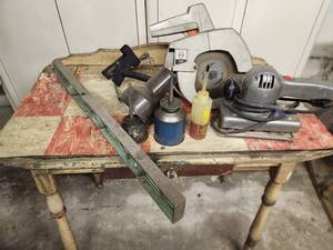 lot 93 image: Circular Saws, Old Level