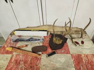 lot 97 image: Hunting Lot, Deer Antlers, Bushnell Scope 2.5 Banner