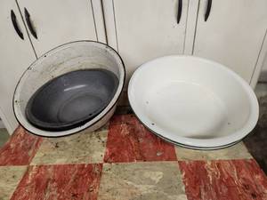 lot 102 image: Porcelain Covered Wash Basins