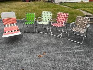lot 116 image: Lot of Webbed Chairs and Lounge Chair