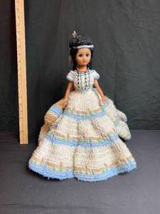 lot 23 image: Native American Crocheted Doll