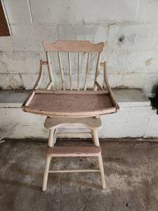 lot 16 image: Vintage Wooden High Chair