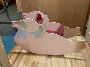lot 17 image: Vintage Wooden Duck Rocker Toy