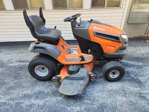 lot 1 image: 2017 Husqvarna 24 HSP 48 Lawn Mower with 49 Hours Working Condition