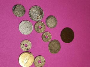 lot 7 image: Old Foreign Coins