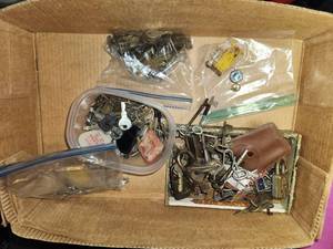 lot 142 image: Large lot of old skeleton and regular keys