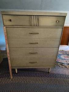 lot 70 image: Vintage Dresser (blonde)