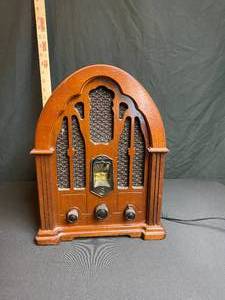lot 80 image: Radio