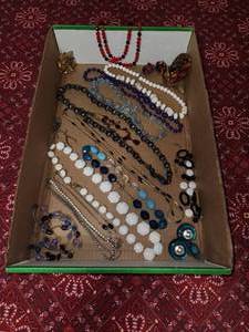 lot 95 image: Necklaces Assorted Costume Jewelry