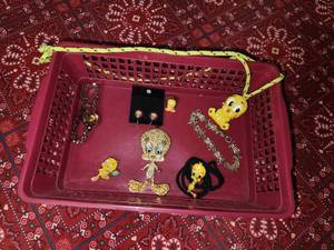 lot 96 image: Tweety Assorted  Jewelry