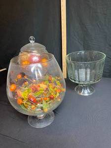 lot 106 image: Glass Lot Brandy Snifters, Dessert Dish