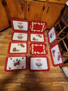lot 123 image: lot of 15 Vintage serving Trays