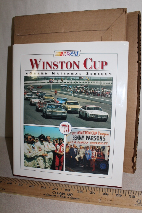 lot 42 image: Year Book - Nascar Winston Cup 1973