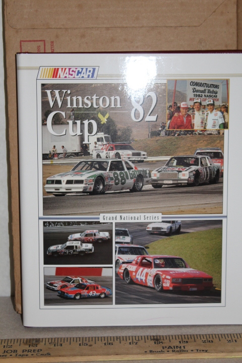 lot 47 image: Year Book - Nascar Winston Cup 1982