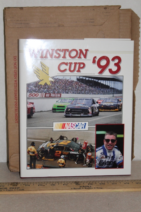 lot 50 image: Year Book - Nascar Winston Cup 1993