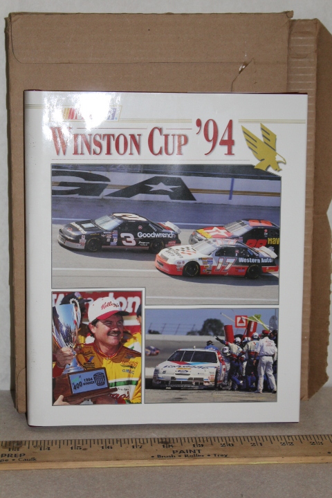lot 51 image: Year Book - Nascar Winston Cup 1994