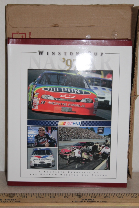 lot 53 image: Year Book - Nascar Winston Cup 1997
