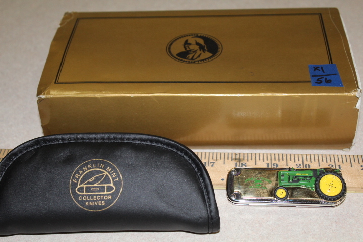 lot 56 image: John Deere Tractor Knife - Franklin Mint Collector Knife - NIB