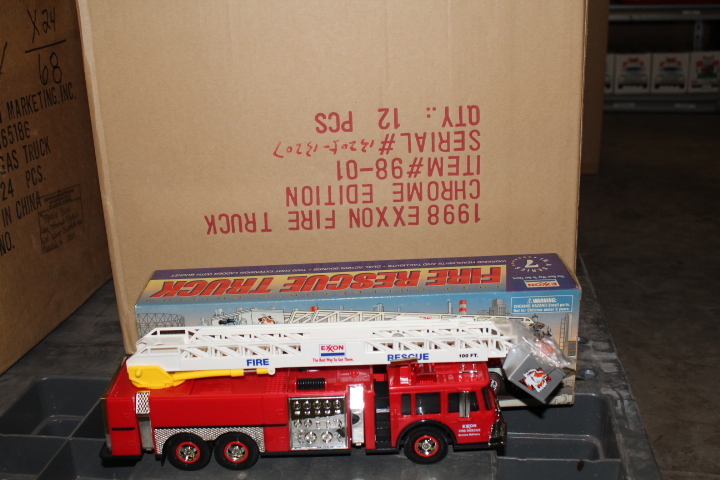 lot 69 image: 1998 Exxon Collectors Edition Fire Rescue Truck - NIB