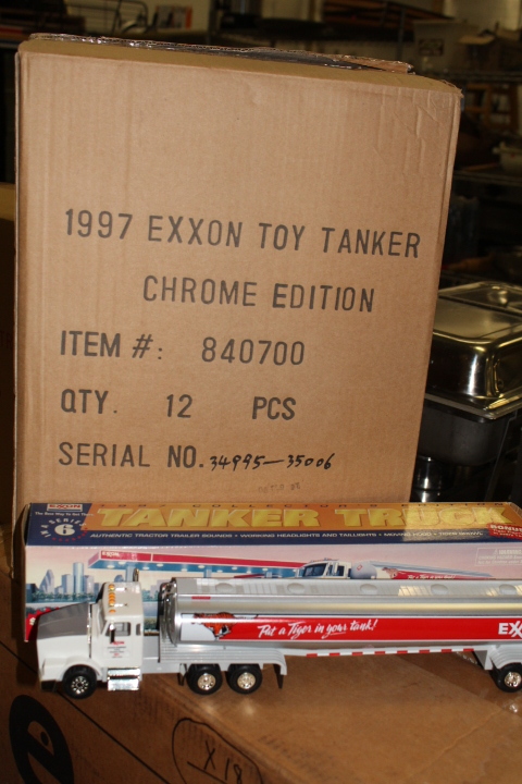 lot 75 image: 1997 Exxon Collectors Edition Tanker Truck - NIB