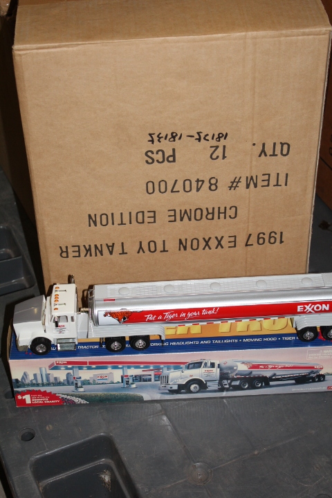 lot 76 image: 1997 Exxon Collectors Edition Tanker Truck - NIB