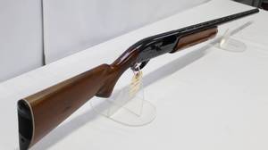 lot 14 image: Remington Model 1100  - The iconic Semi-auto 12 gauge