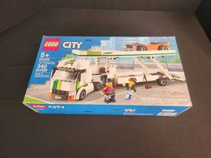 lot 33 image: Lego Set 60305 Car Transporter New