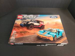 lot 30 image: Lego Set 79605 Ford GT Heritage Edition And Bronco R Brand New Retired Set